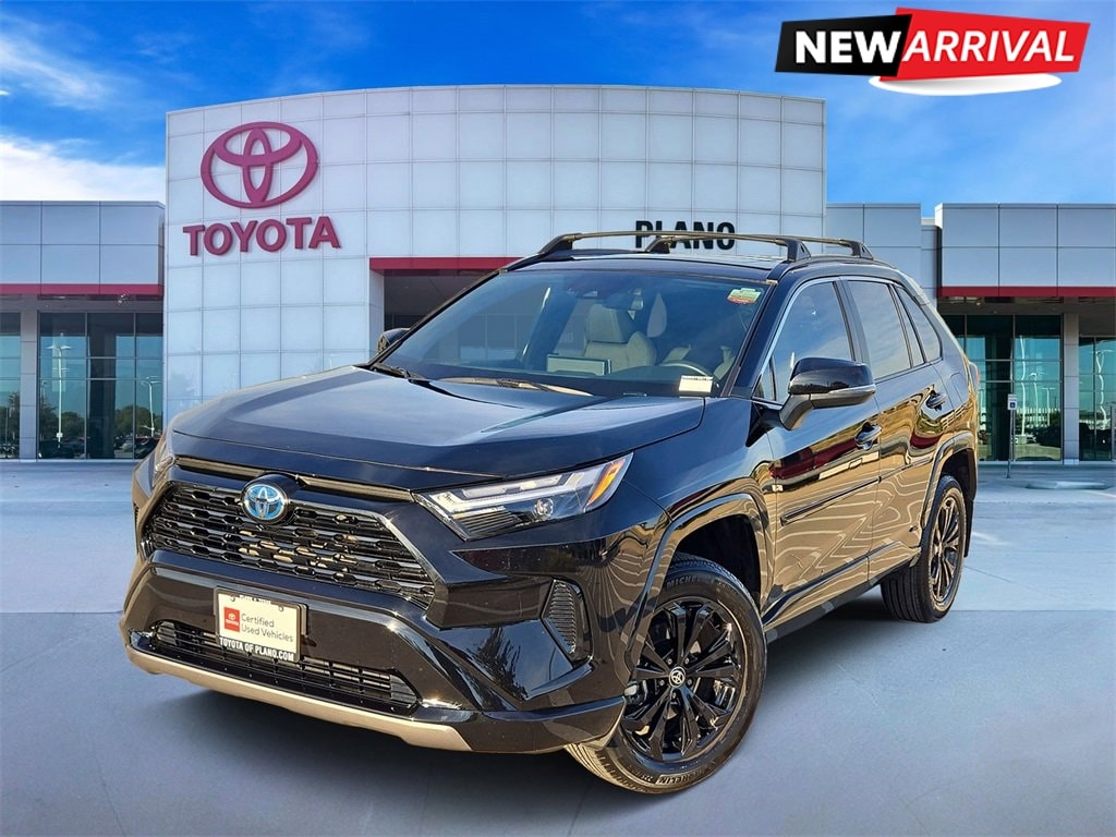 2024 Toyota RAV4 SE's photo