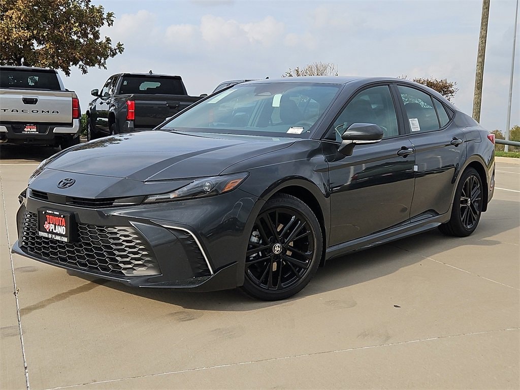 2026 Toyota Camry SE's photo