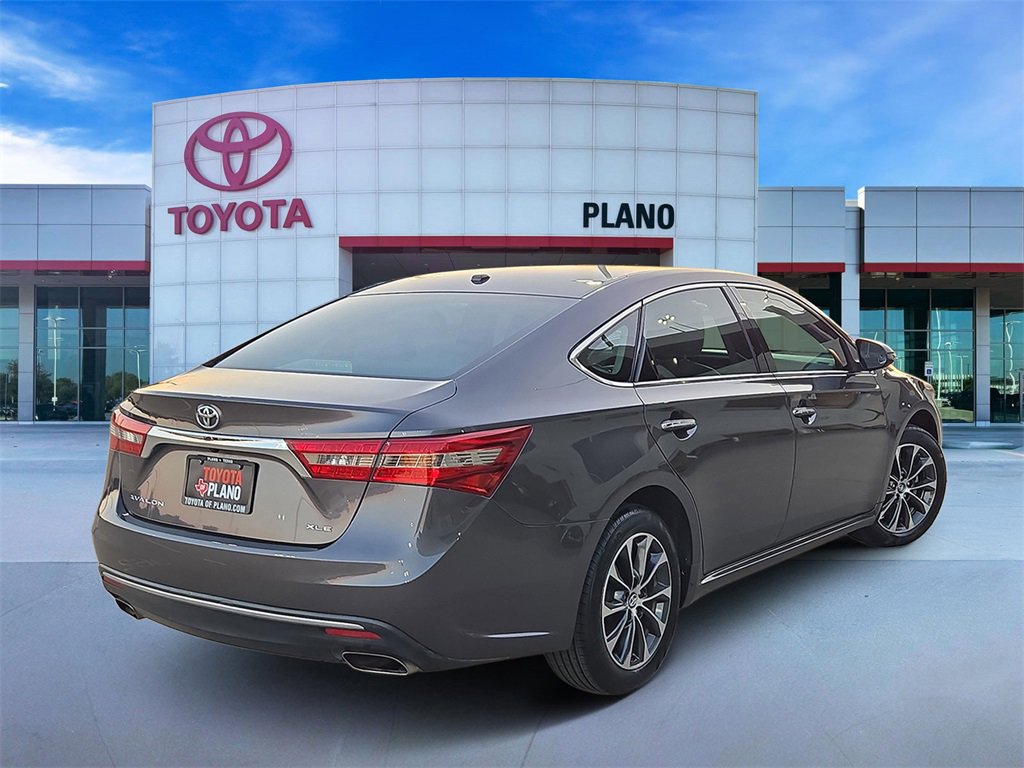 2016 Toyota Avalon XLE photo 4