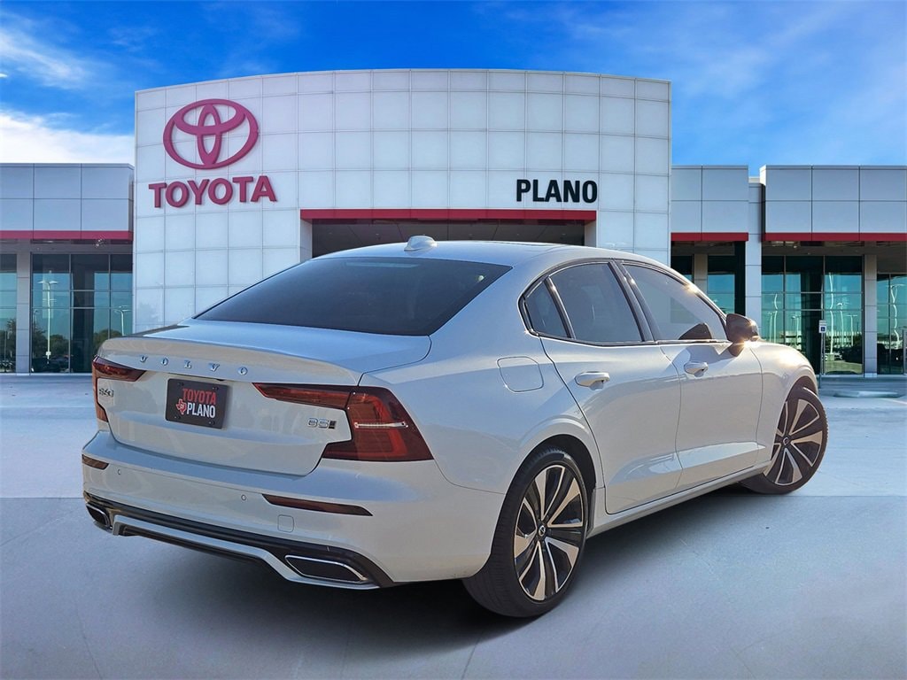 Used 2022 Volvo S60 B5 Momentum Sedan