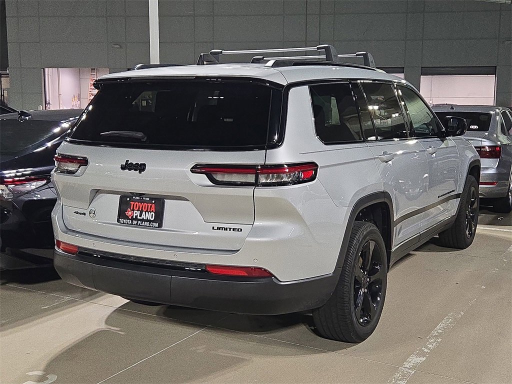 2023 Jeep Grand Cherokee Limited photo 2