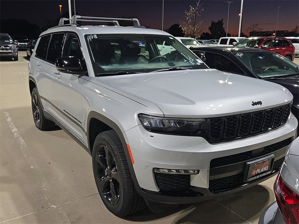 2023 Jeep Grand Cherokee Limited photo 3