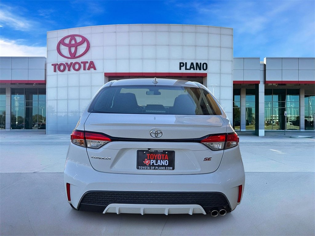 Used 2022 Toyota Corolla SE Sedan
