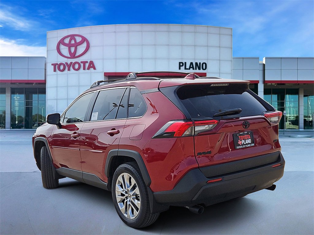 2025 Toyota RAV4 XLE Premium photo 2