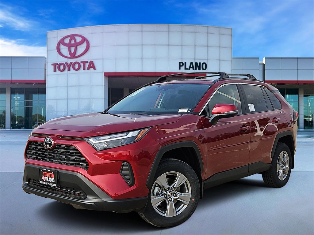 2025 Toyota RAV4 XLE's photo