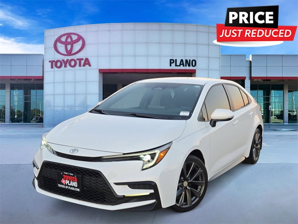 2023 Toyota Corolla SE's photo