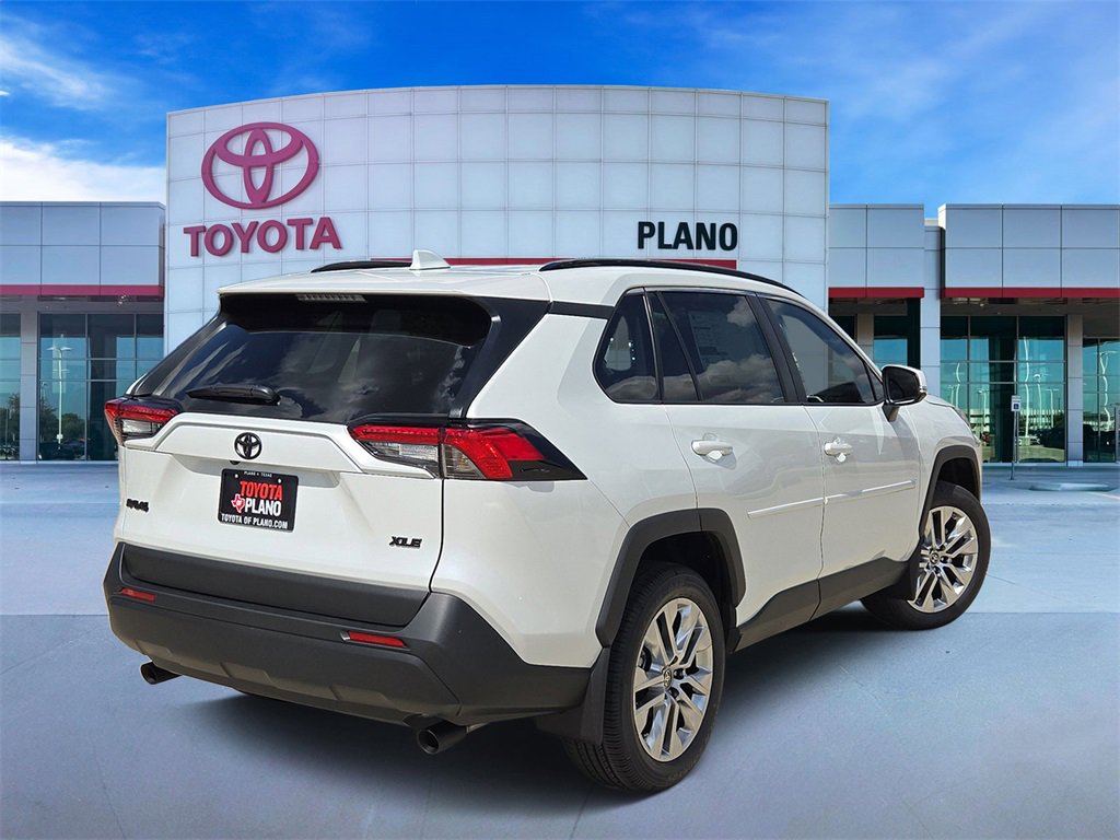 2025 Toyota RAV4 XLE Premium photo 4