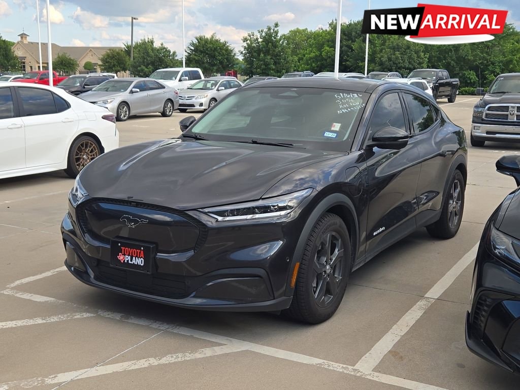 2022 Ford Mustang-Mach-e Select's photo