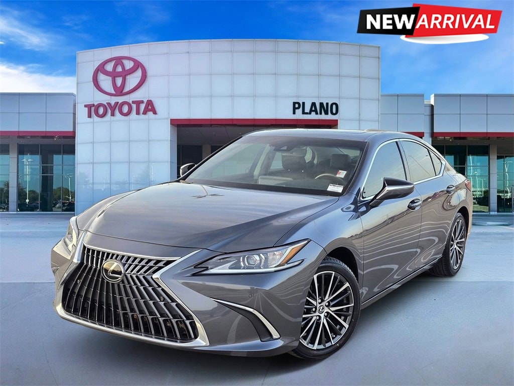 2022 Lexus ES 350's photo