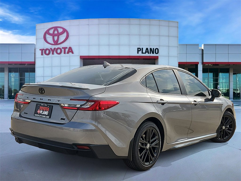 2026 Toyota Camry SE photo 3