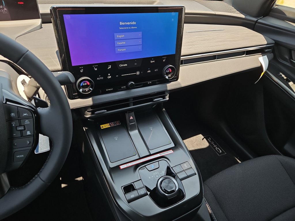 2026 Toyota C-HR SE - Photo 24