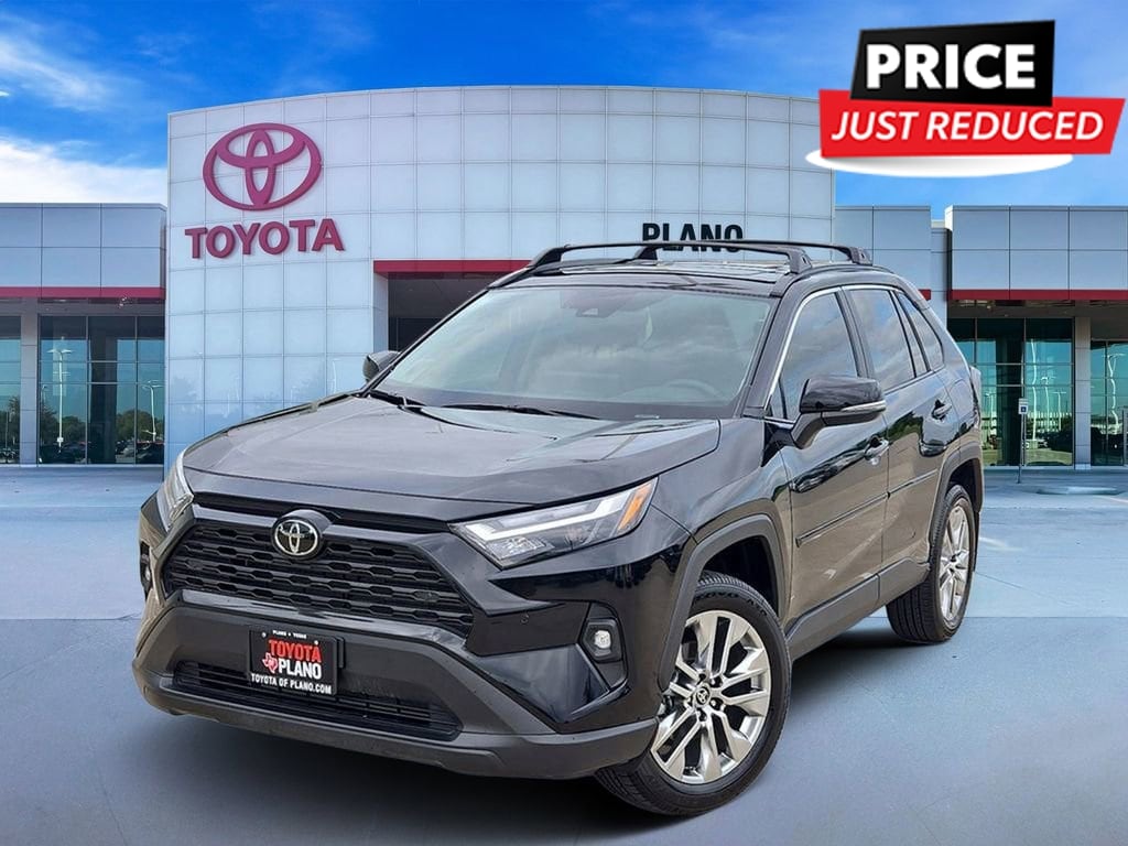 2025 Toyota RAV4 XLE Premium FWD's photo