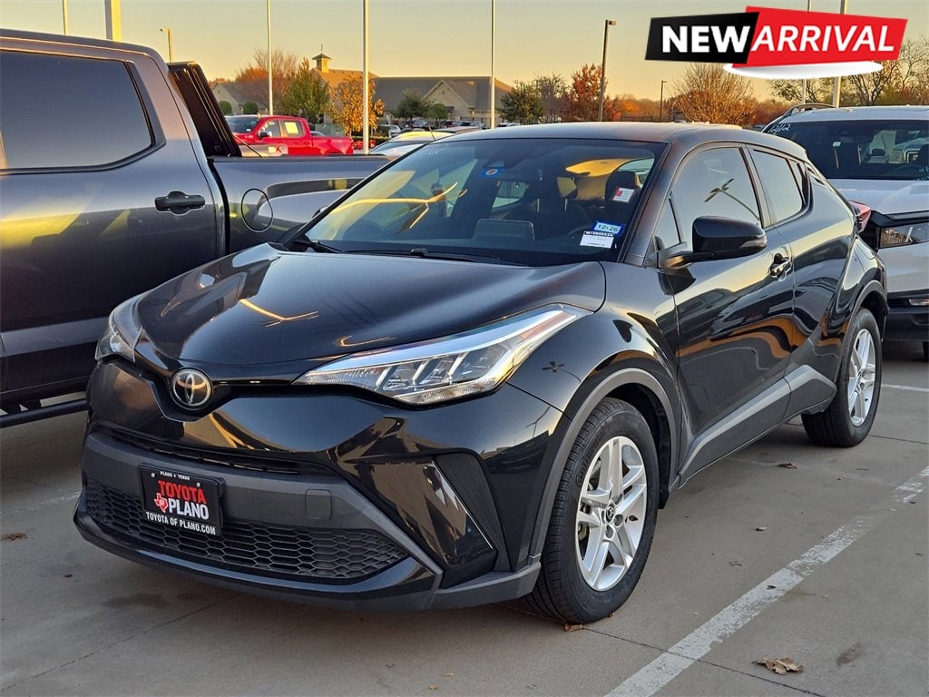 2021 Toyota C-HR LE's photo