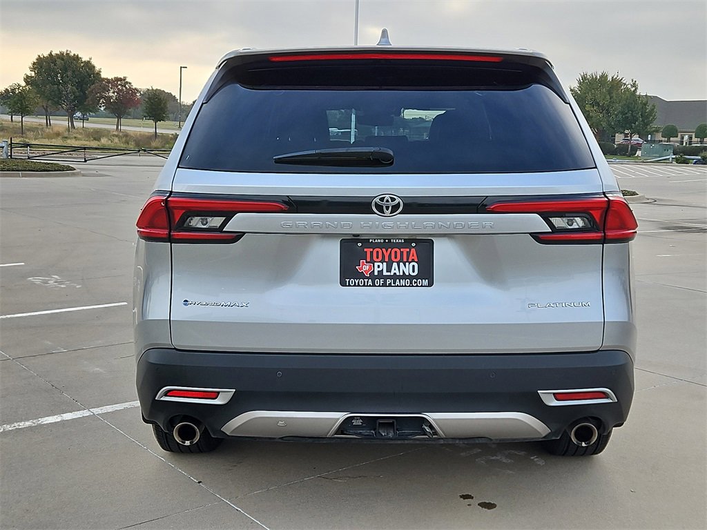 2024 Toyota Highlander Hybrid Platinum photo 2