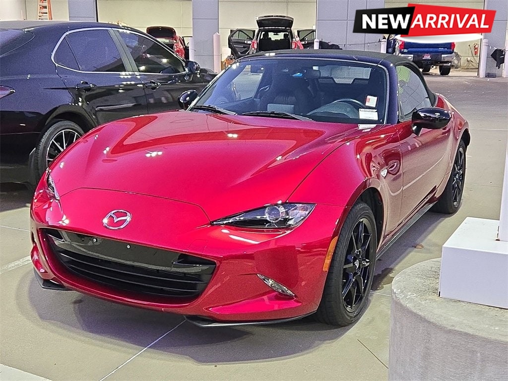 2021 Mazda MX-5 Miata Sport's photo