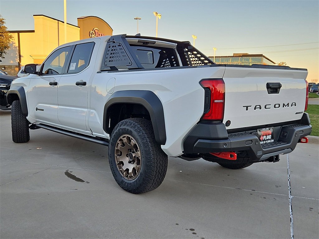 2025 Toyota Tacoma Trailhunter photo 2