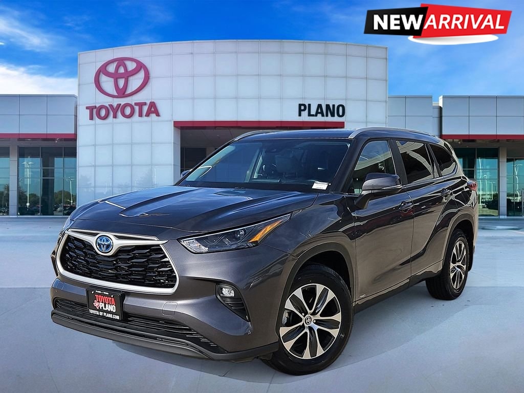 Used 2023 Toyota Highlander Hybrid XLE Sport Utility
