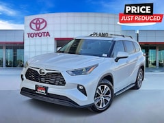 Used 2025 Toyota Highlander Hybrid XLE Sport Utility near Dallas, TX
