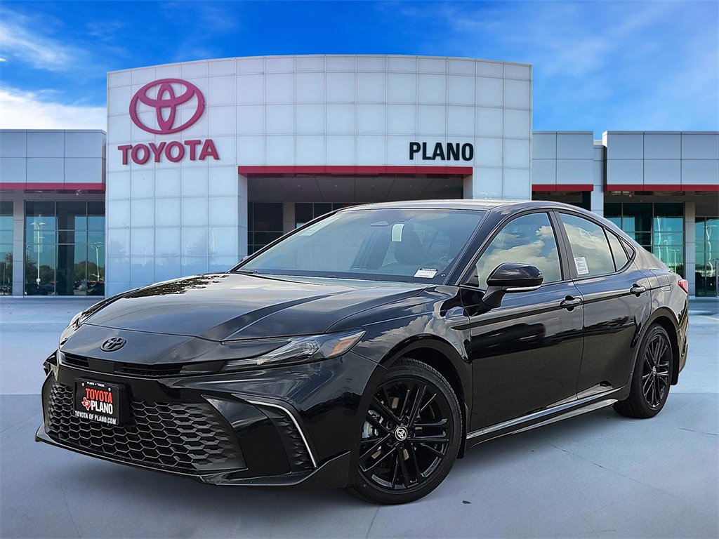 2026 Toyota Camry SE's photo