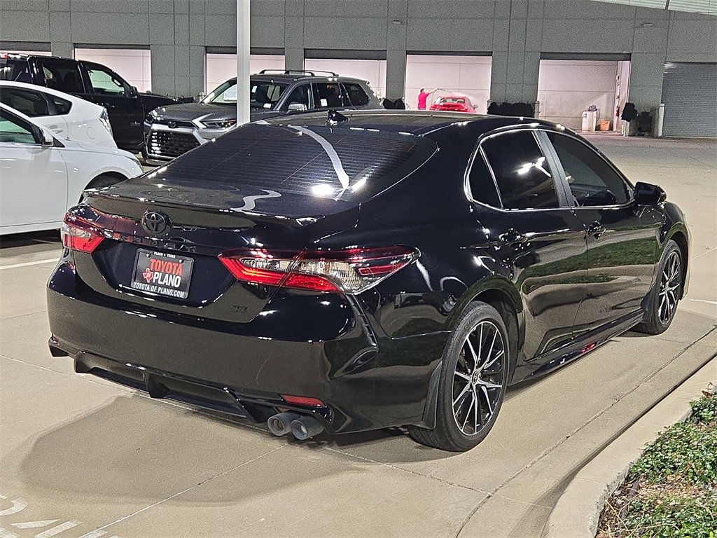 2024 Toyota Camry SE photo 3