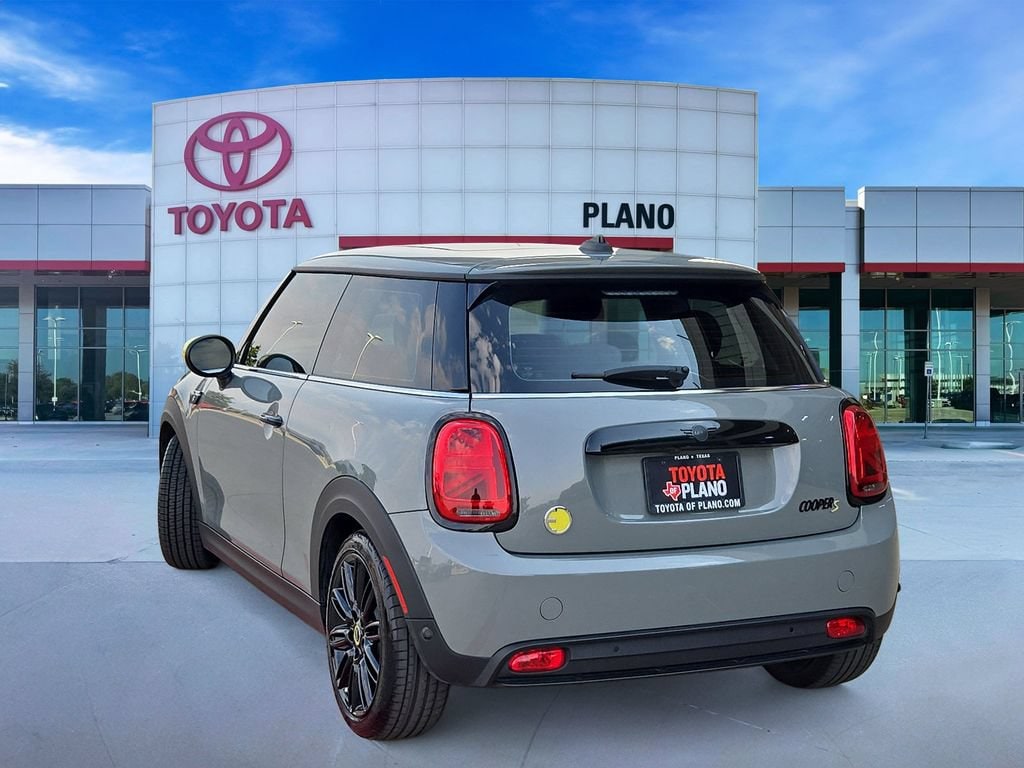 Used 2023 MINI Hardtop 2 Door SE with VIN WMW13DJ08P2T02035 for sale in Plano, TX