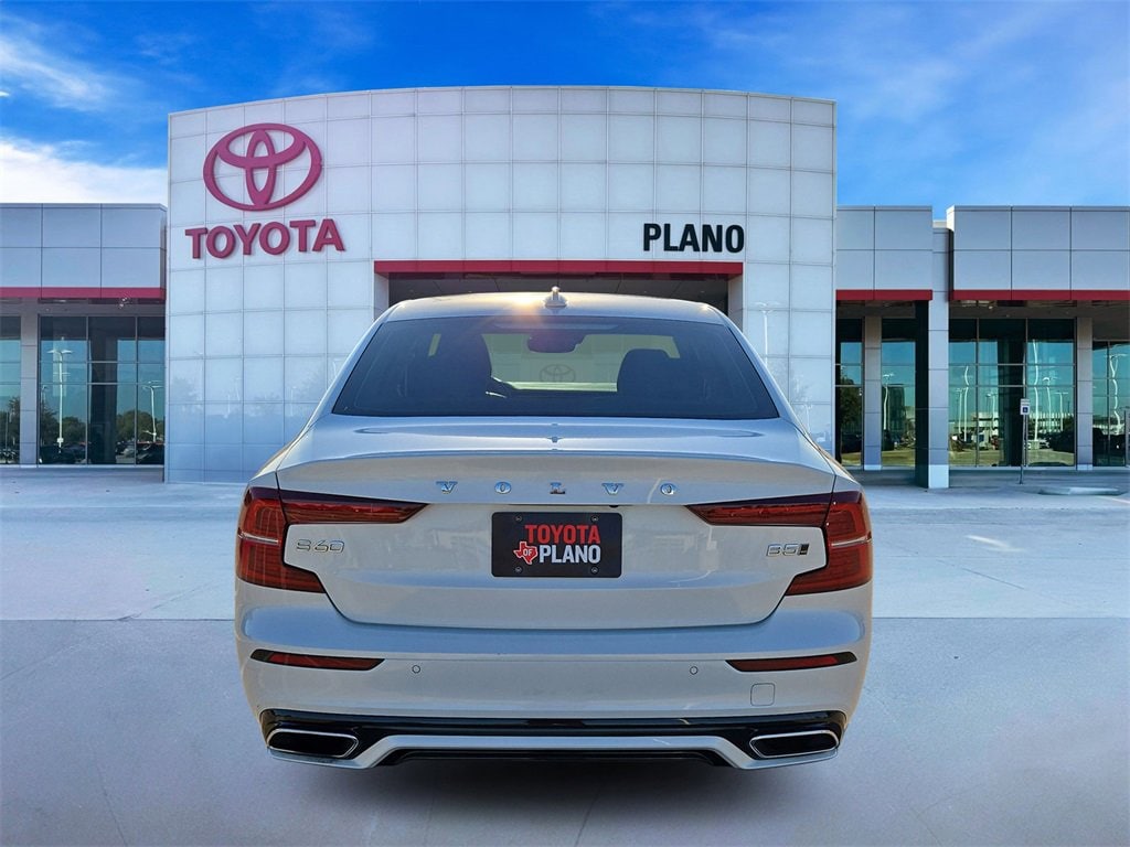 Used 2022 Volvo S60 B5 Momentum Sedan