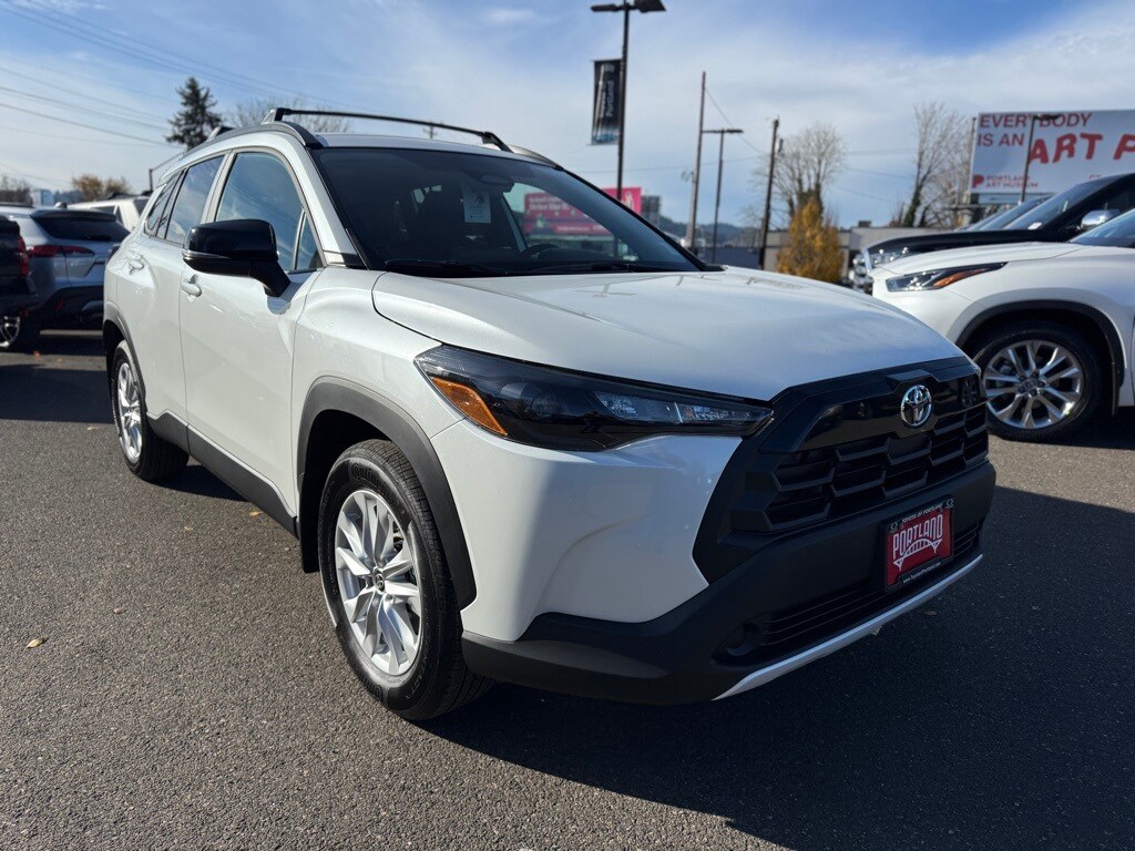 2026 Toyota Corolla Cross LE photo 2