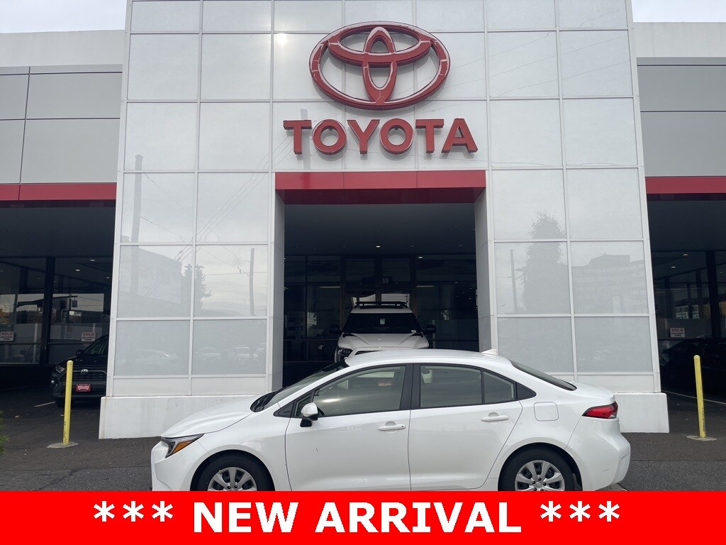 Certified 2025 Toyota Corolla Hybrid LE Sedan