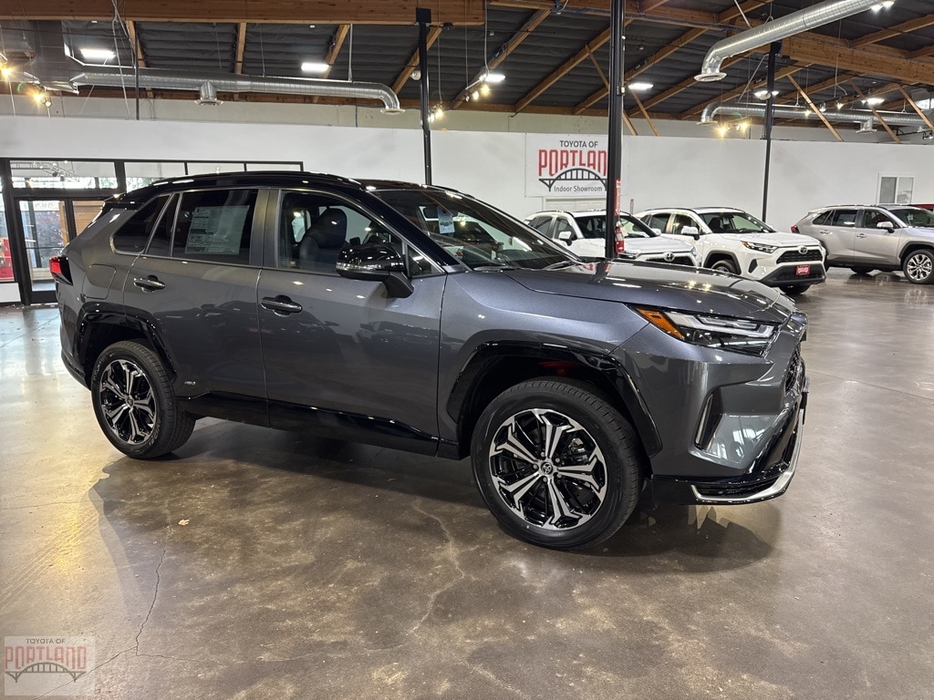 2025 Toyota RAV4 XSE's photo