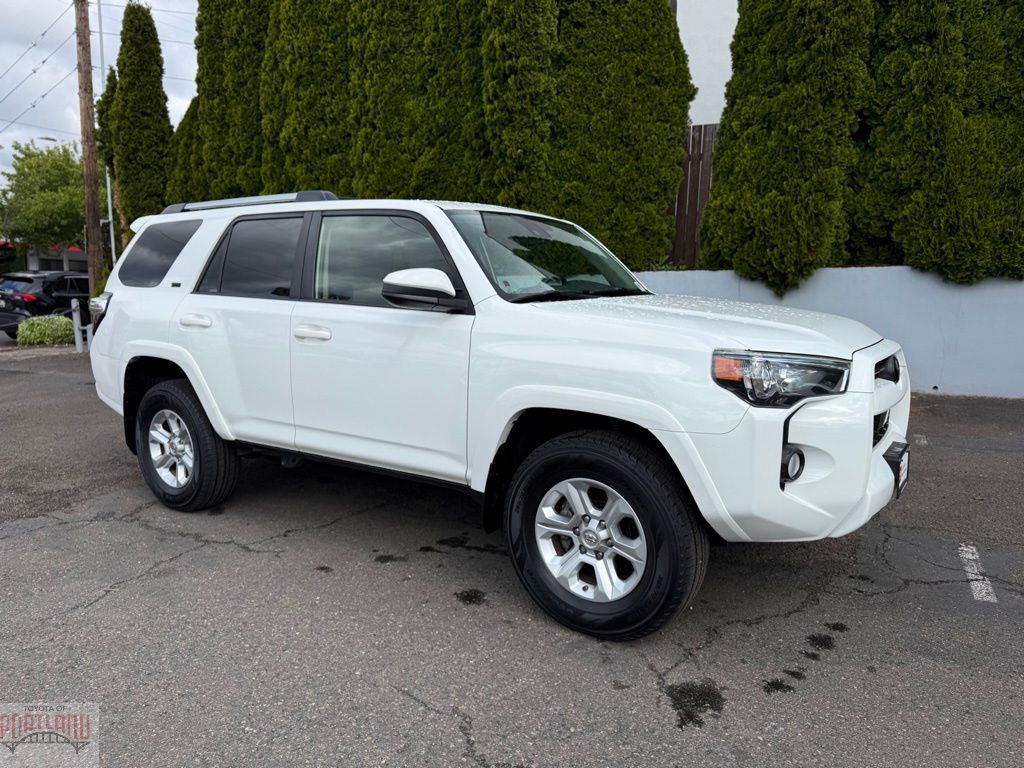 2020 Toyota 4Runner SR5 4WD V6's photo