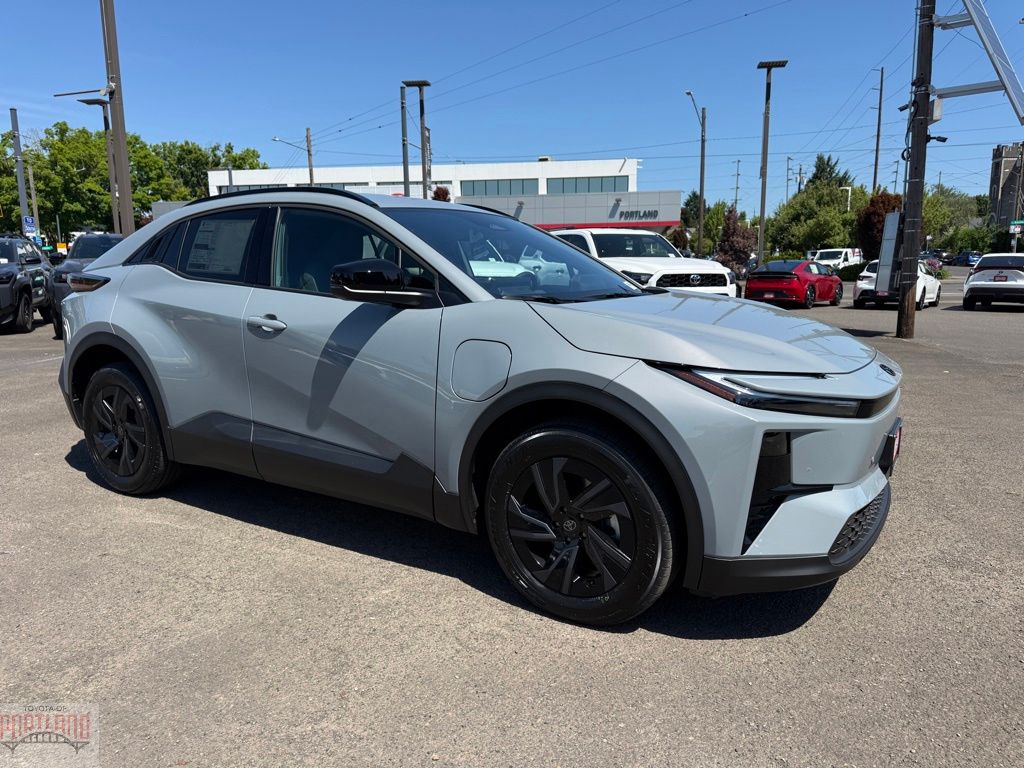 2026 Toyota C-HR SE AWD's photo