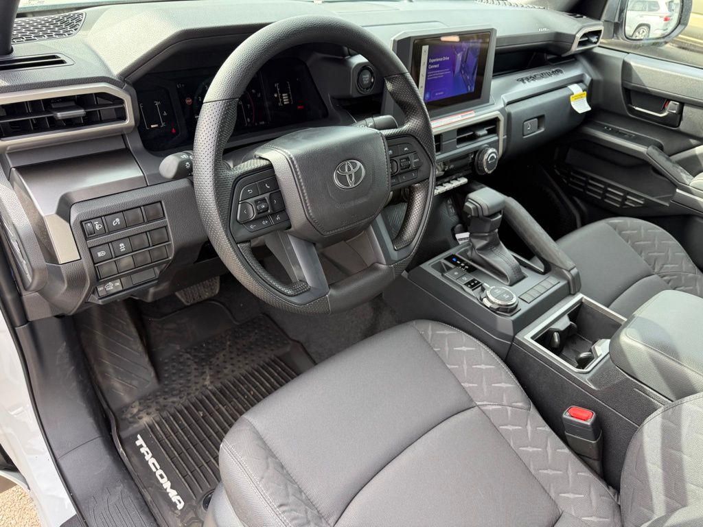 2025 Toyota Tacoma SR5 - Photo 13