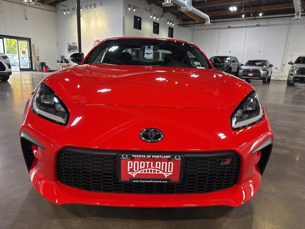 New 2025 Toyota GR86 Premium MT 2+2 COUPE 6 SPD M/T