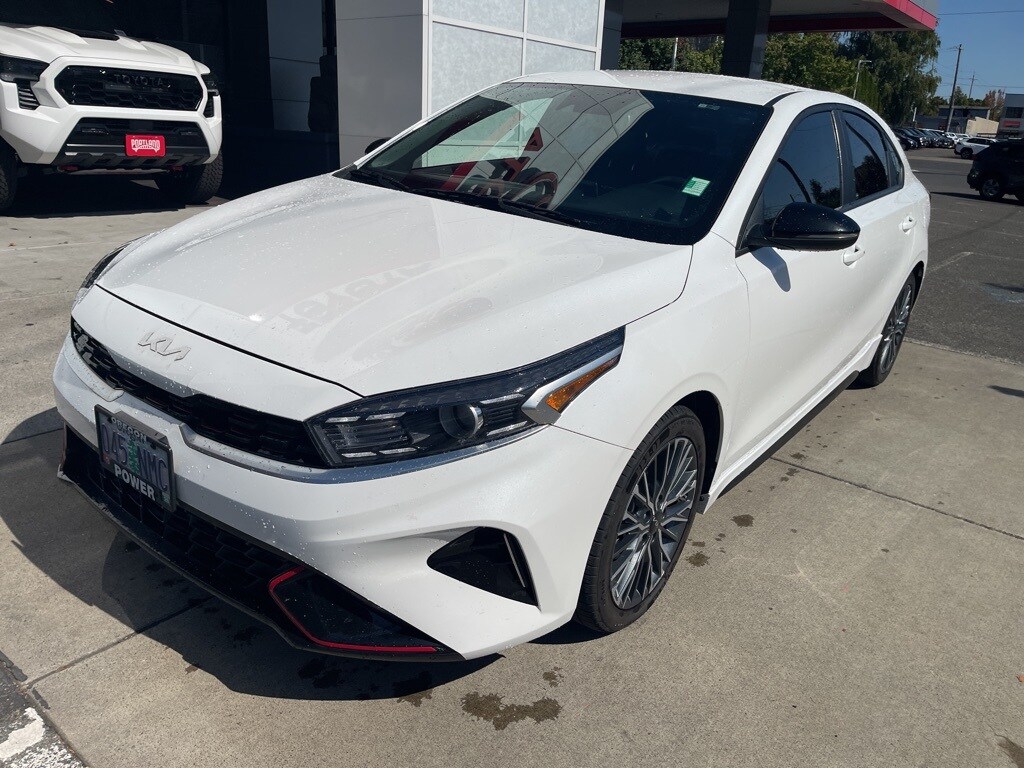 2023 Kia Forte GT-Line photo 2