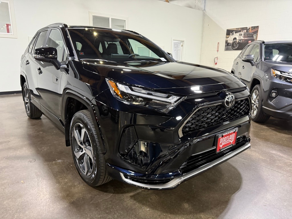 New 2025 Toyota RAV4 Plug-in Hybrid SE PLUG-IN HYBRID