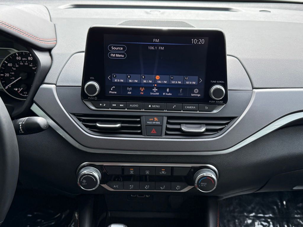 2025 Nissan Altima SR - Photo 18