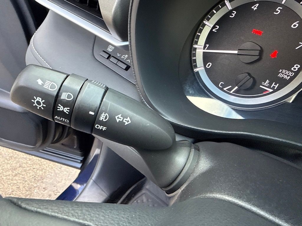 2025 Toyota Highlander LE - Photo 34
