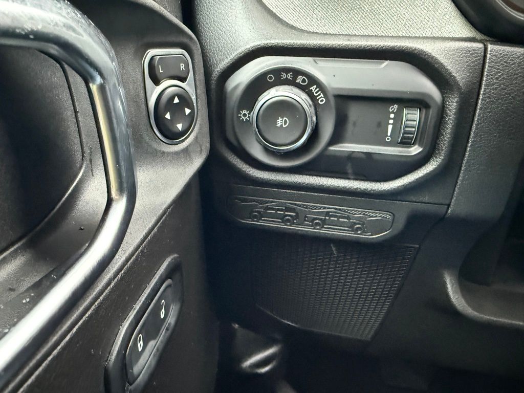 2025 Jeep Wrangler 4-Door Sport S - Photo 19