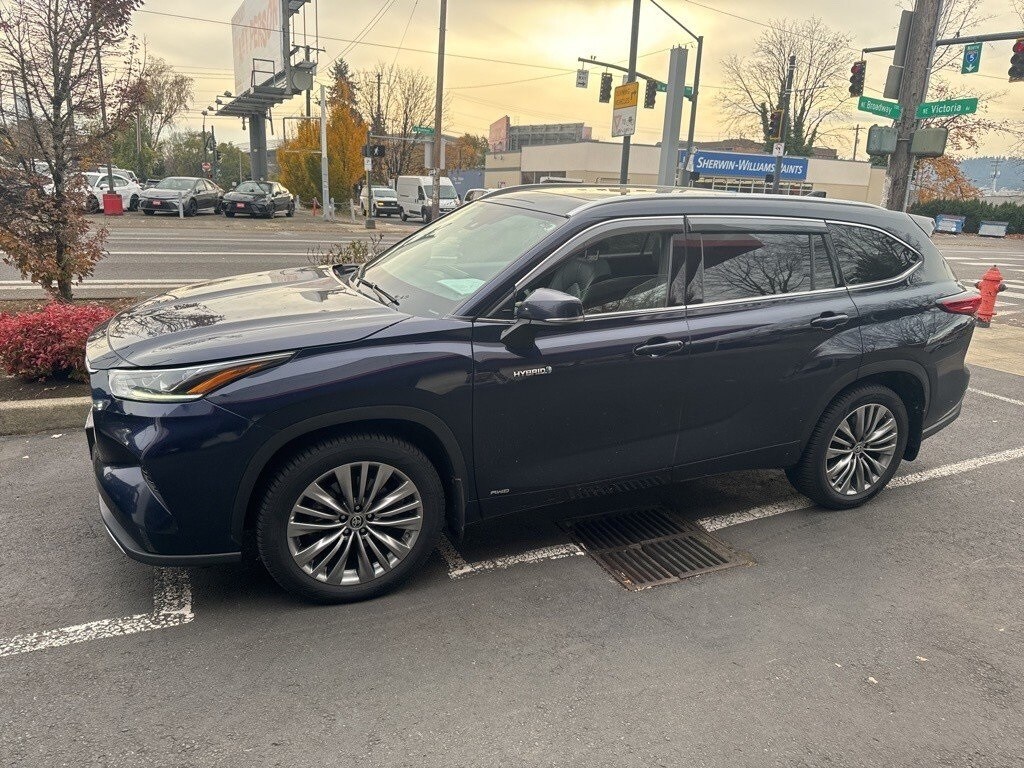 2021 Toyota Highlander Hybrid Platinum photo 2