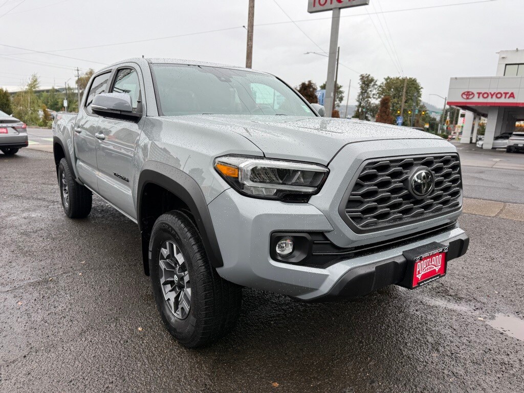 2020 Toyota Tacoma TRD Off-Road photo 2