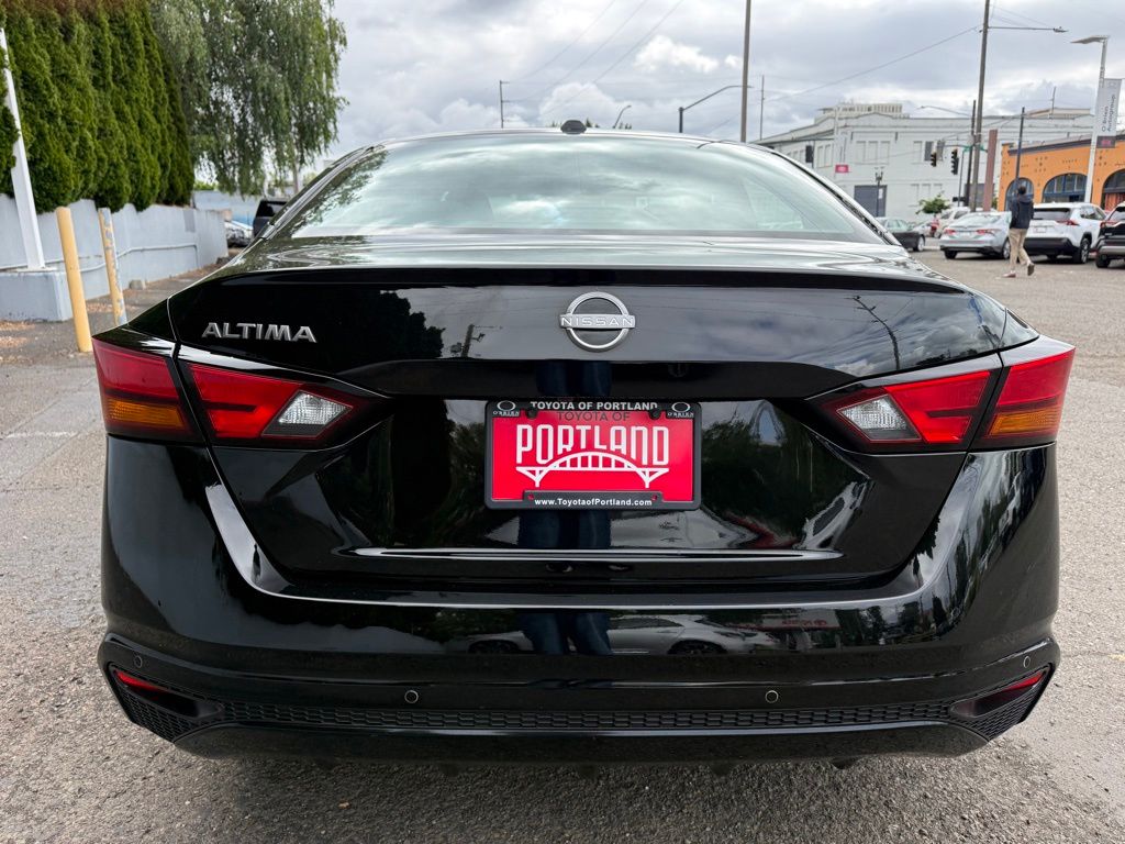 2025 Nissan Altima SV - Photo 6