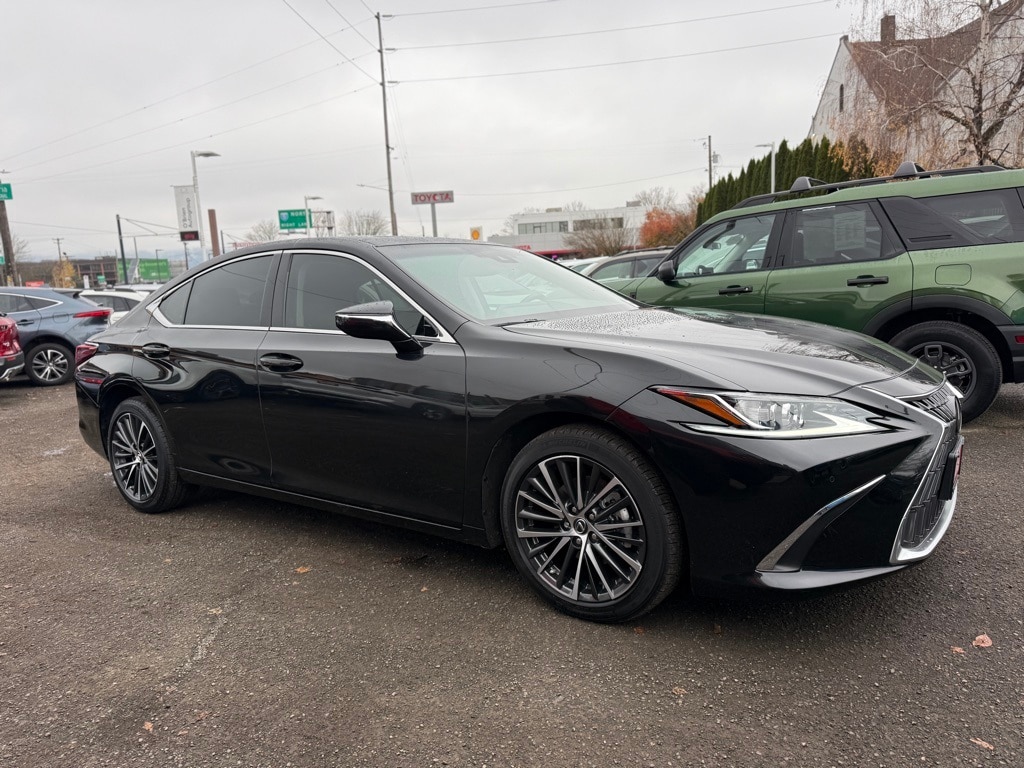 Used 2023 Lexus ES 250 Sedan