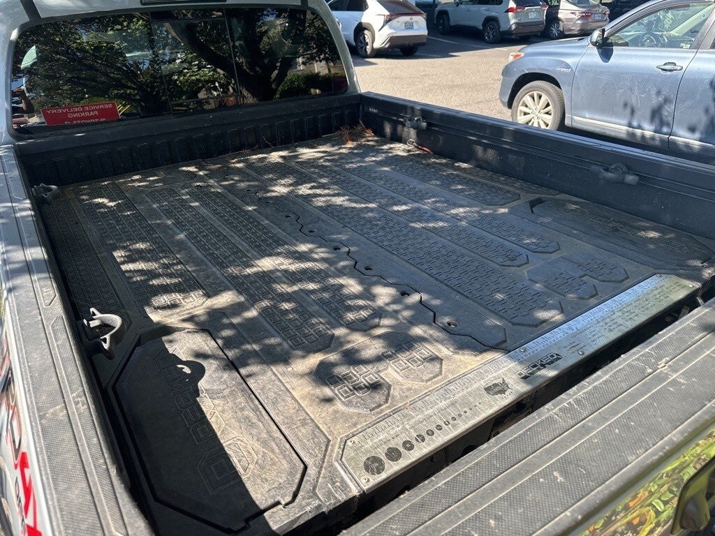 2019 Toyota Tacoma TRD Off-Road photo 3