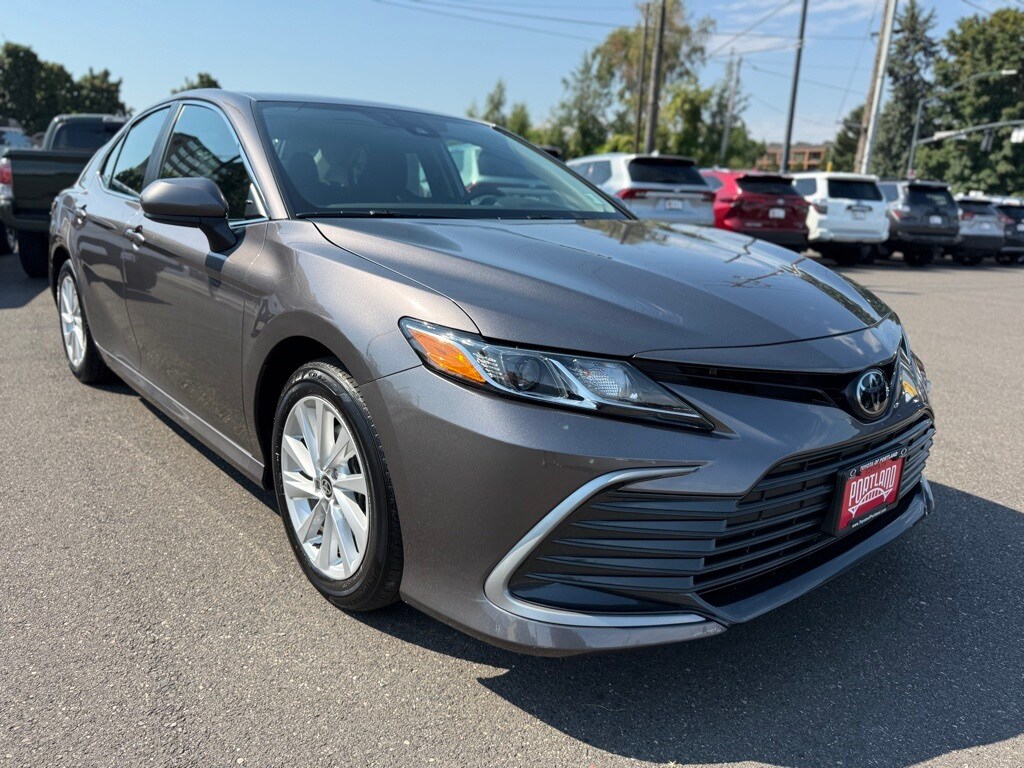 2023 Toyota Camry LE photo 2