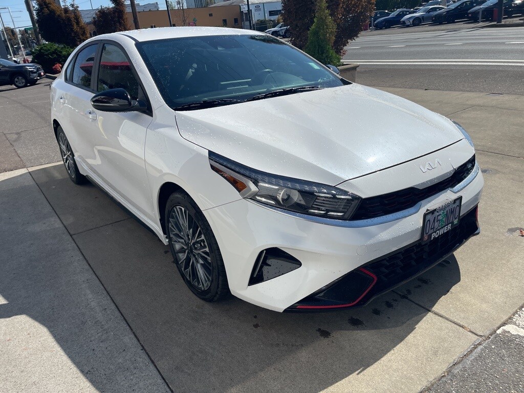 2023 Kia Forte GT-Line photo 4