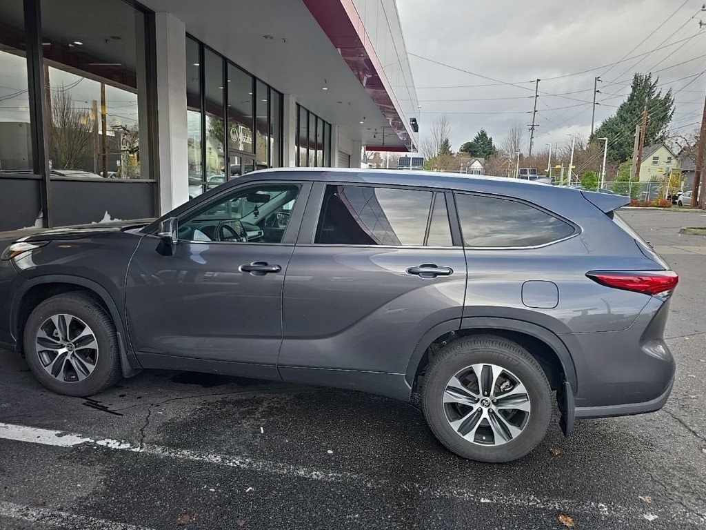 Used 2023 Toyota Highlander XLE SUV