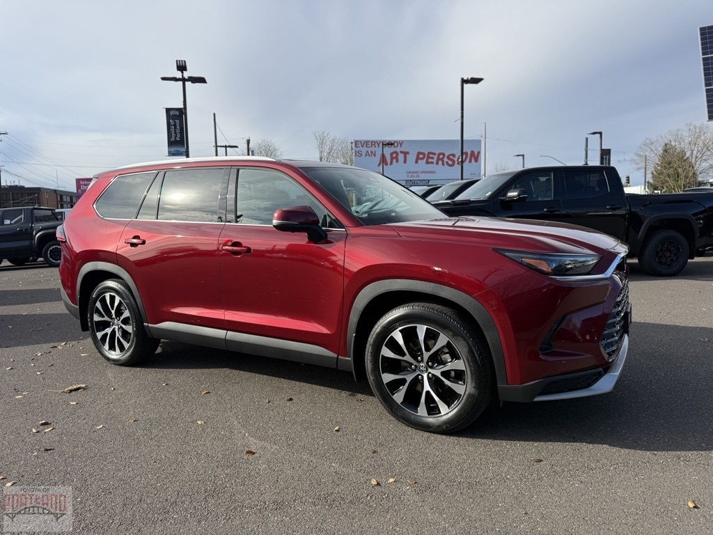 2026 Toyota Grand Highlander Limited's photo