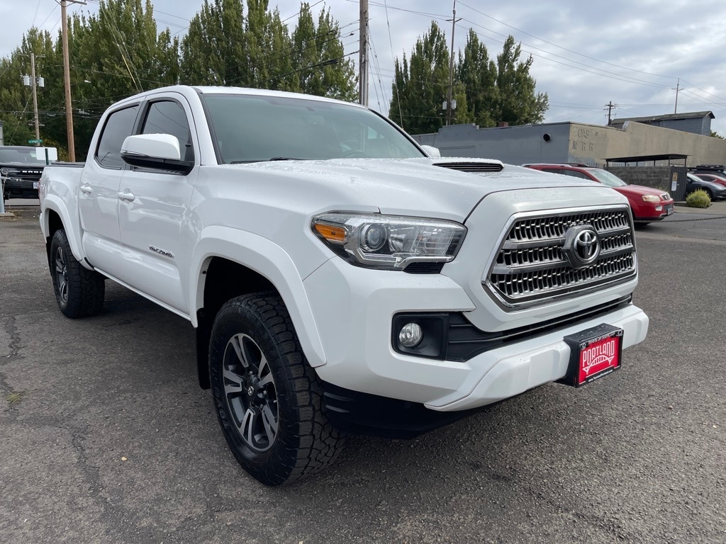 Used 2016 Toyota Tacoma SR with VIN 3TMCZ5AN1GM003636 for sale in Portland, OR