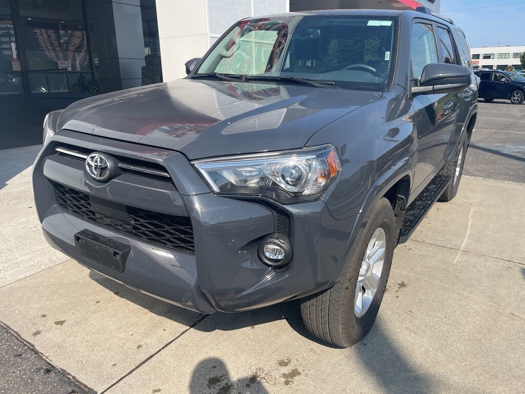 2024 Toyota 4Runner SR5 photo 2