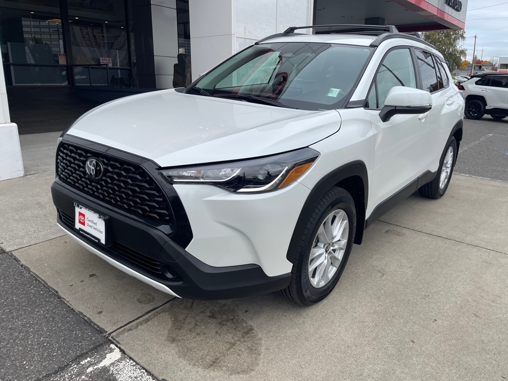 Used 2024 Toyota Corolla Cross LE SUV